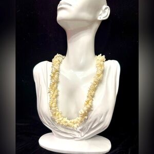 Mother of Pearl Multi Strand Necklace White Twisted Barrel Clasp Choker 0598 R